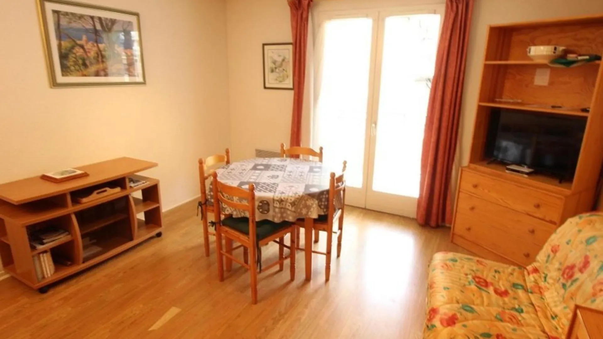 Appartement Centre Luchon, Balcon Sud, Parking - Fr-1-313-243 Bagnères-de-Luchon 0*,