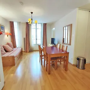 Apartamento Evasion, T3, Centre Luchon, Wifi, Casier A Skis, Ascenseur, 6 Personnes, Bagnères-de-Luchon